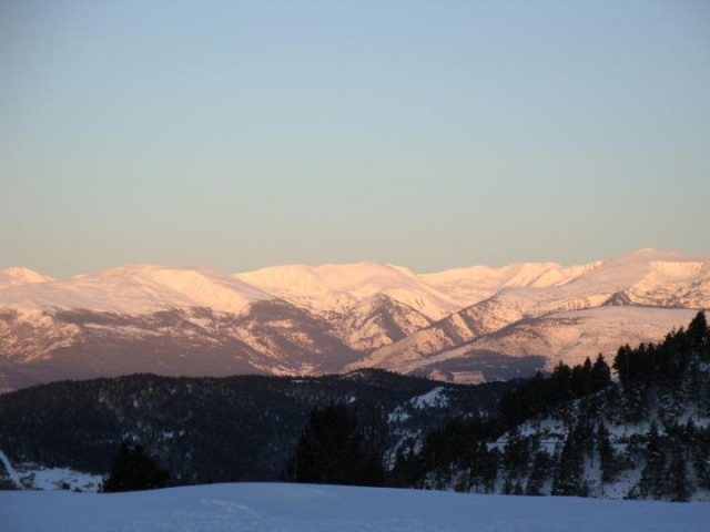 paisaje lleno de nieve